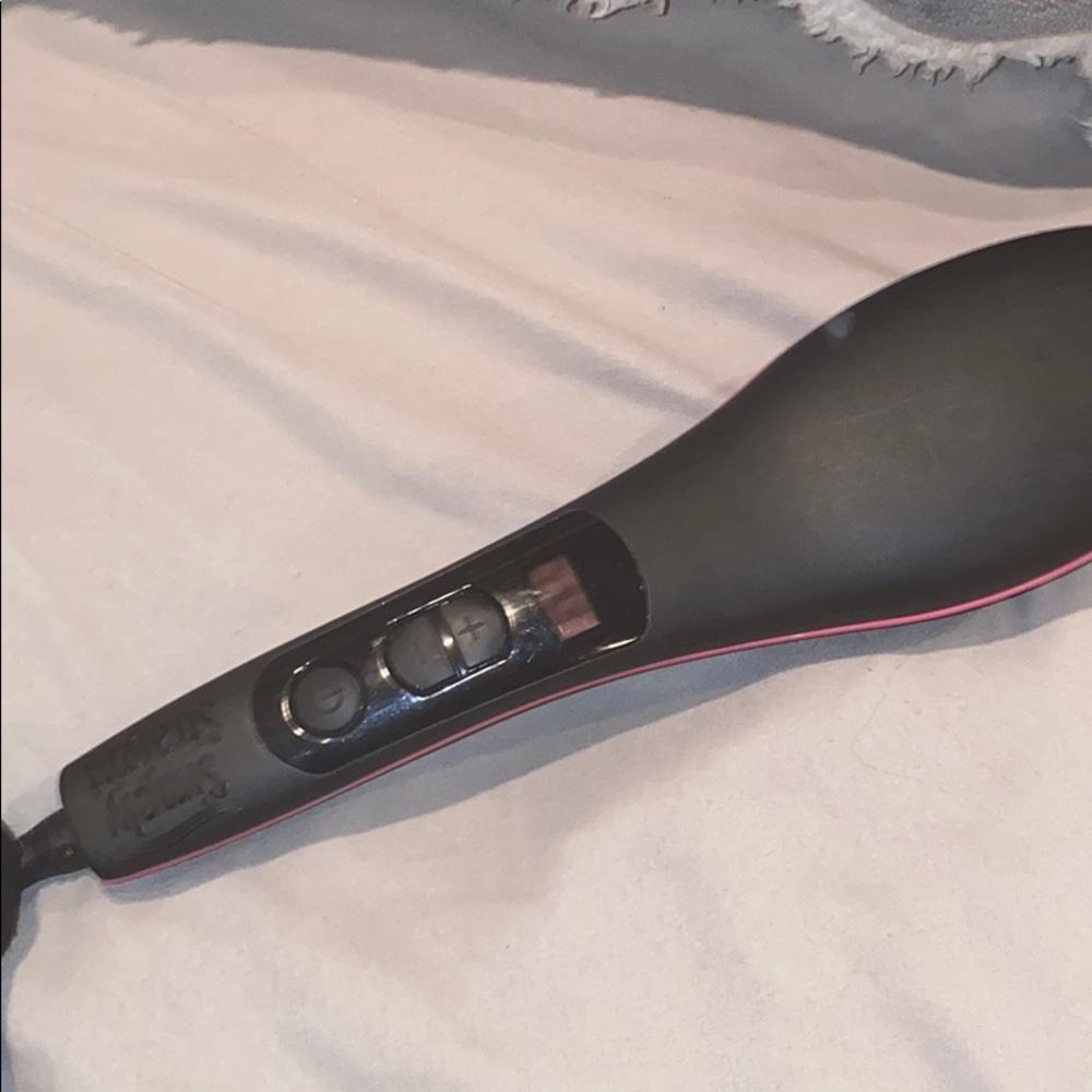 brush hair straightener !